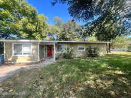 featured image of 6817 Camelot Rd