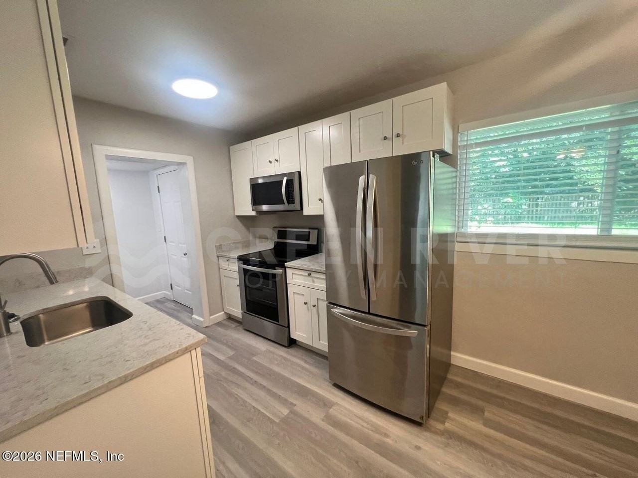 6817 Camelot Rd - Photo 4 of 21