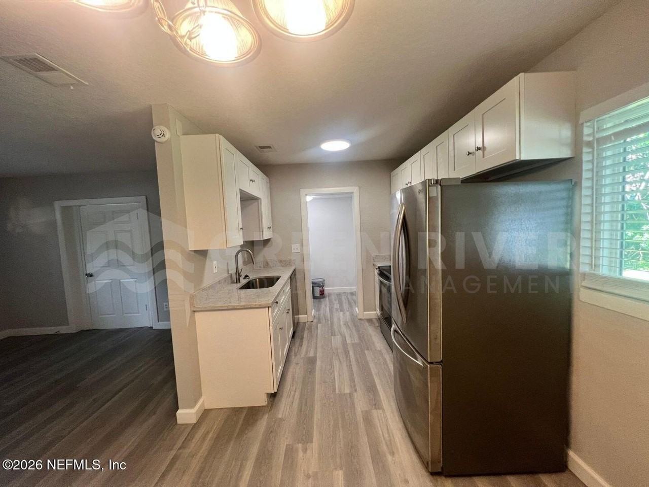 6817 Camelot Rd - Photo 6 of 21