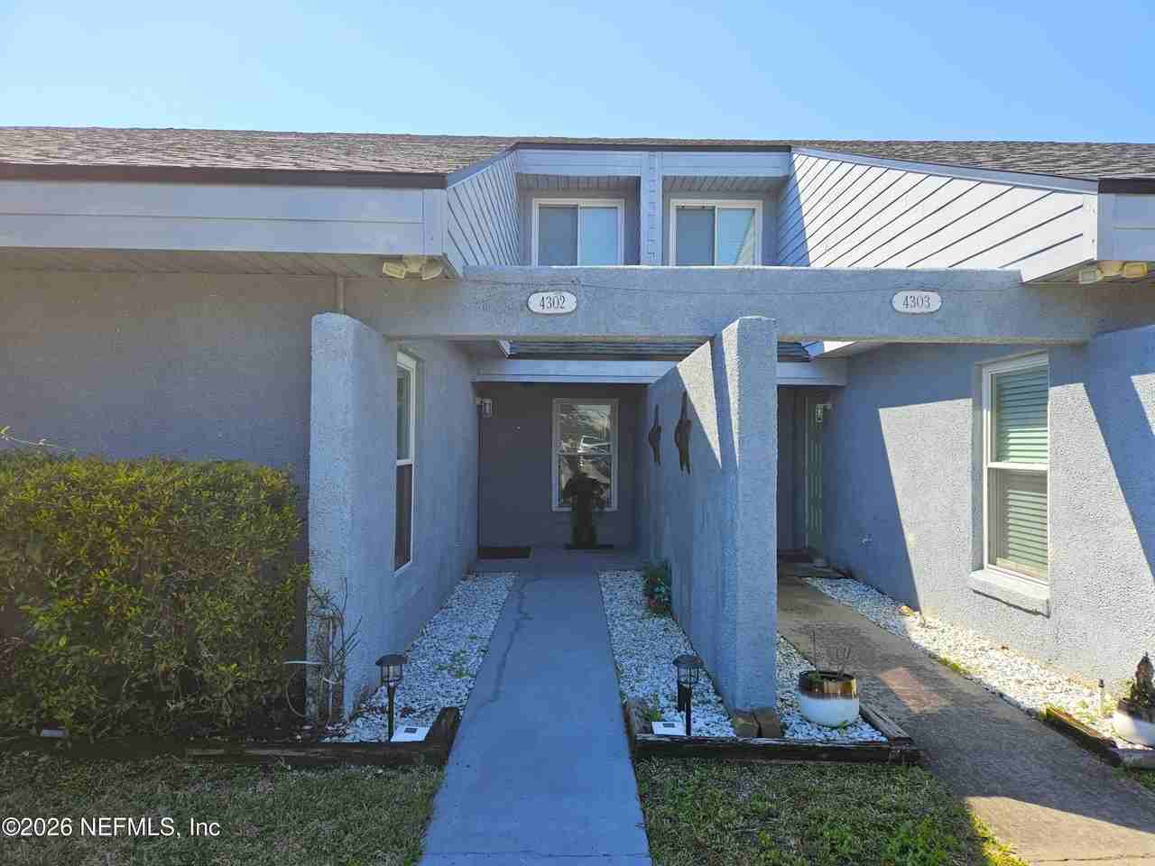 4302 Seagate Ln N - Photo 2 of 29