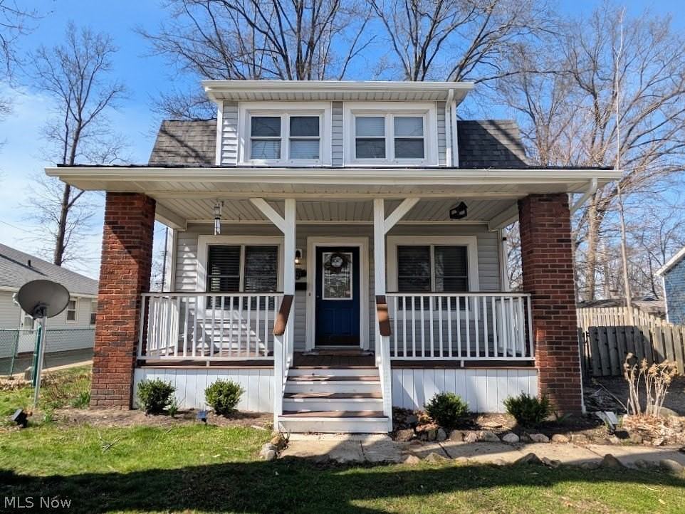 1902 Harding Dr - Photo 2 of 50