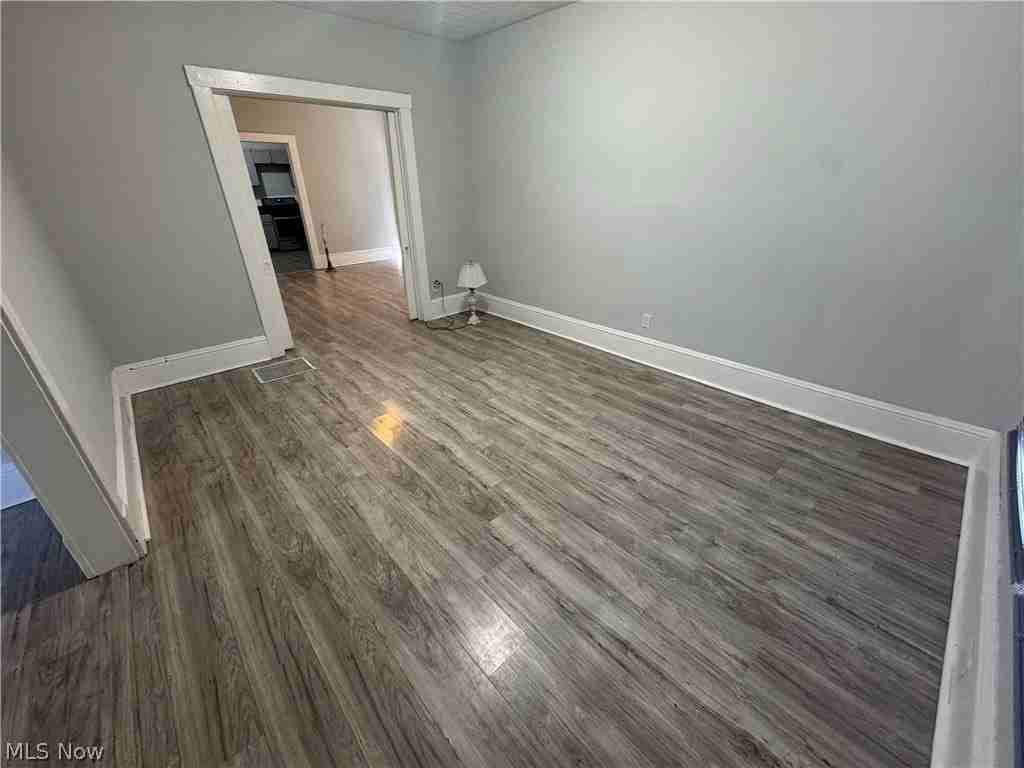 2020 Corning Ave - Photo 6 of 11