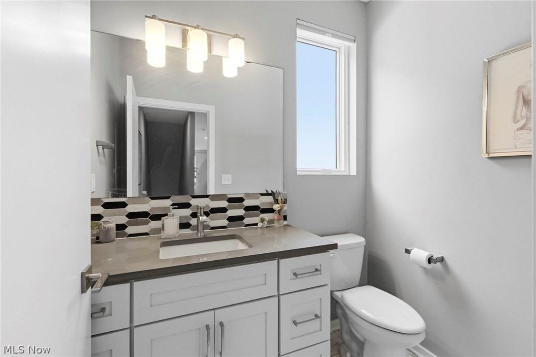 402 Jefferson Ave - Photo 4 of 30