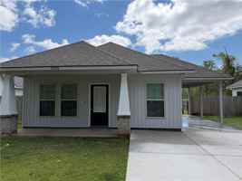 featured image of 29692 Elmore Mckigney Ln