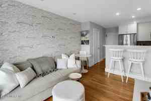 featured image of 1706 Park Ave #3C