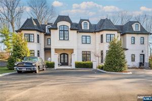 featured image of 6 Deer Trail Rd