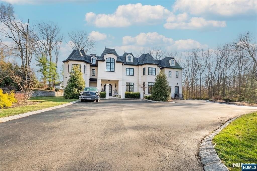 6 Deer Trail Rd - Photo 2 of 44