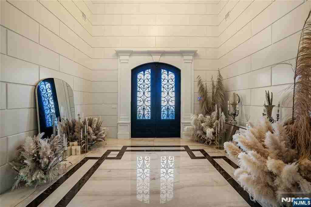 6 Deer Trail Rd - Photo 3 of 44