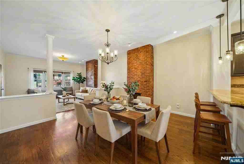 364 New York Ave - Photo 2 of 16