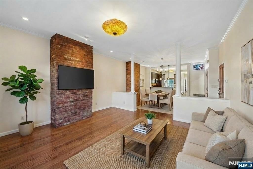 364 New York Ave - Photo 4 of 16