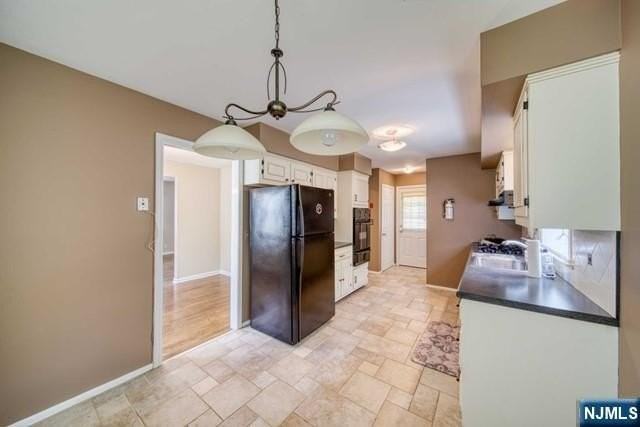 111 6th St - Photo 5 of 15