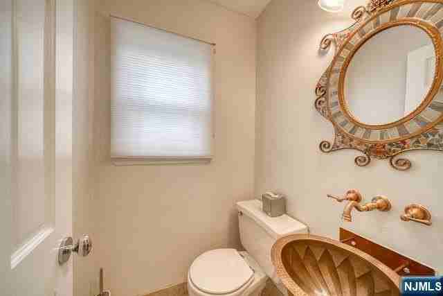 111 6th St - Photo 7 of 15