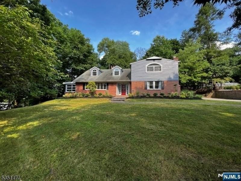 56 Grandview Pl - Photo 3 of 26