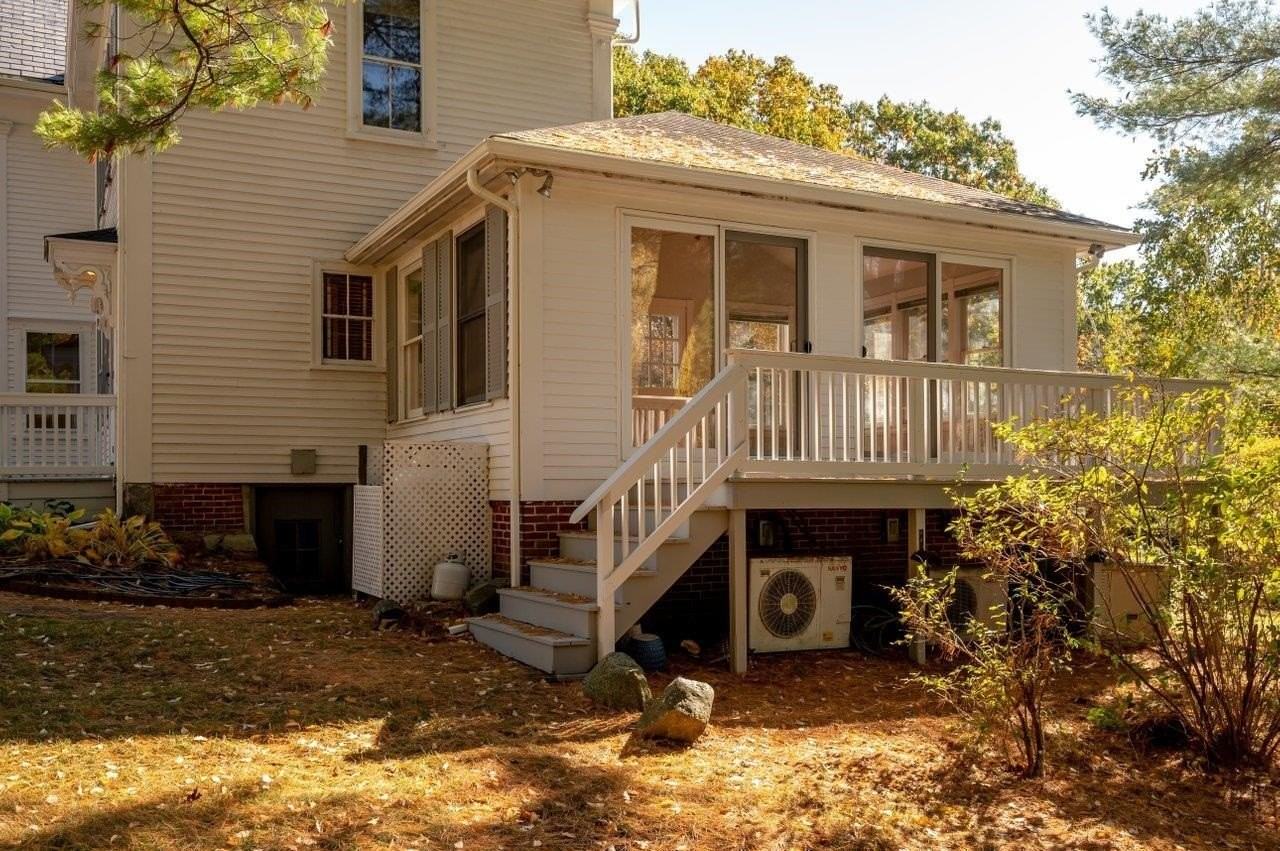 110 Exeter Rd - Photo 5 of 40