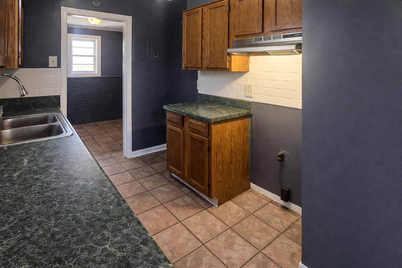 1205 Bradbury Cv #1 - Photo 2 of 12