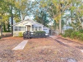 featured image of 215 N Carter St