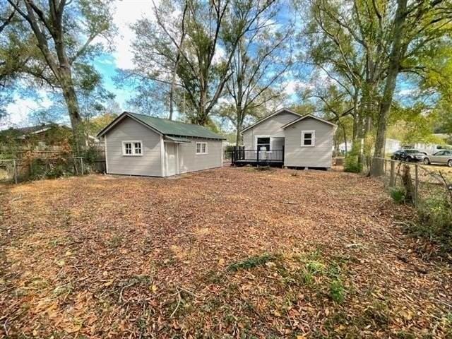 215 N Carter St - Photo 2 of 14