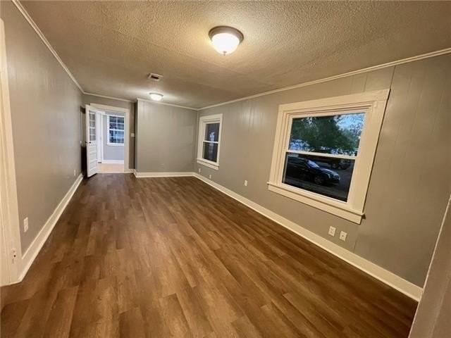 215 N Carter St - Photo 5 of 14