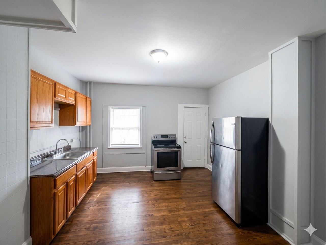 N Potomac St - Photo 3 of 7