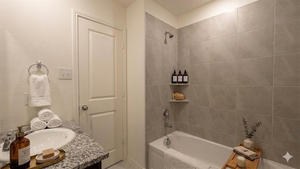 6635 Coulter Dr - Photo 4 of 11