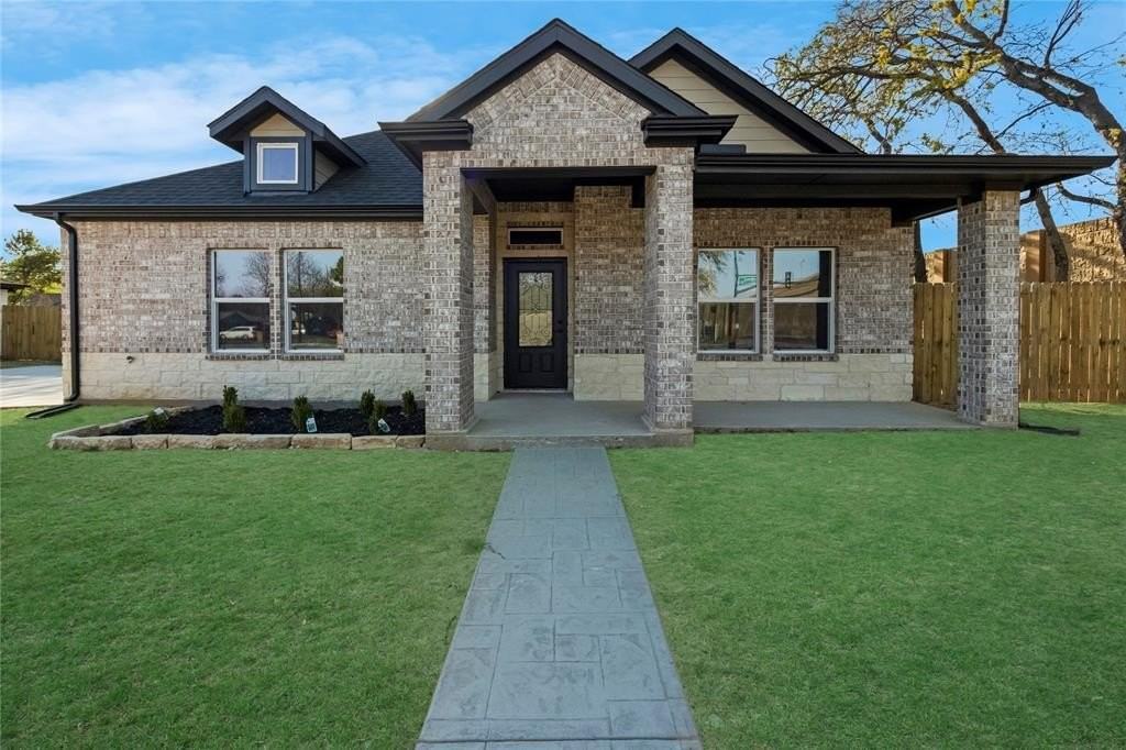 1437 Norwood Dr - Photo 2 of 27