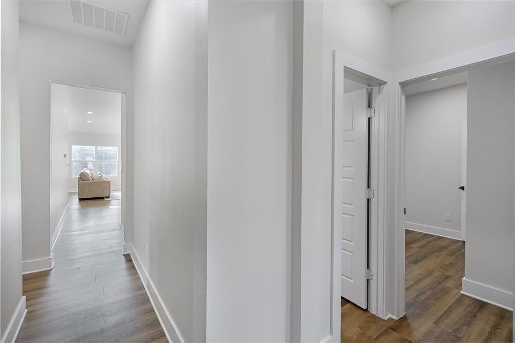 1437 Norwood Dr - Photo 3 of 27