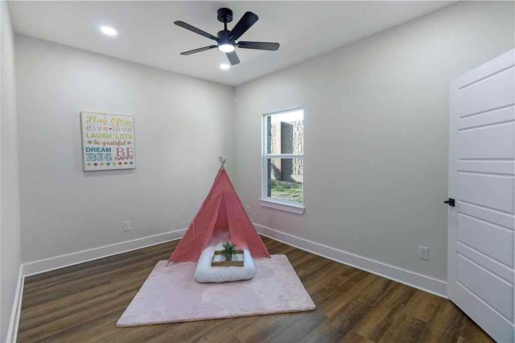 1437 Norwood Dr - Photo 5 of 27