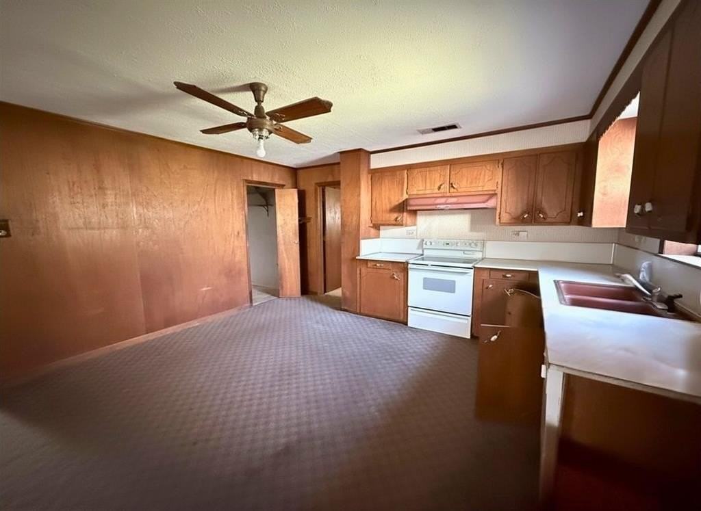 411 E Avenue G - Photo 6 of 10