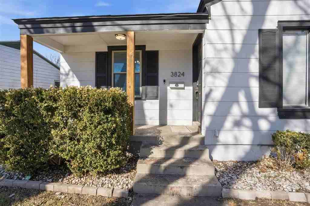 3824 Desert Ridge Dr - Photo 4 of 33