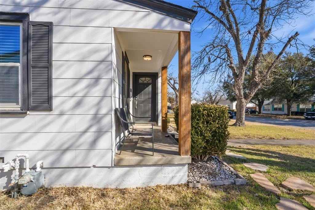 3824 Desert Ridge Dr - Photo 5 of 33