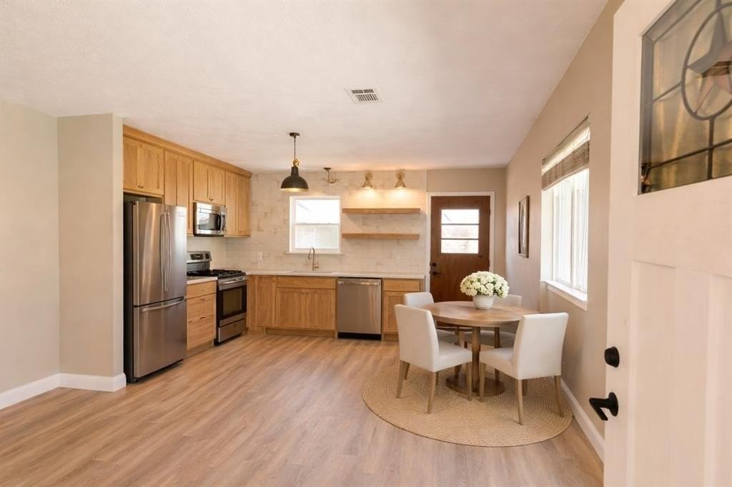 602 N Morris St #B - Photo 4 of 30