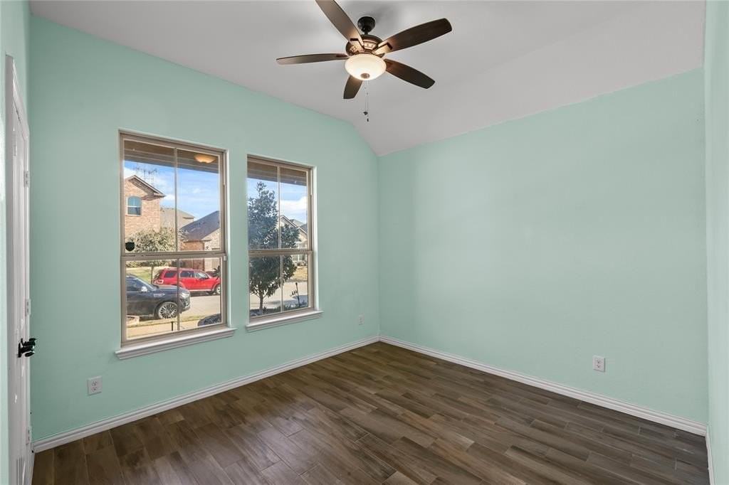 2104 Skysail Ln - Photo 6 of 40