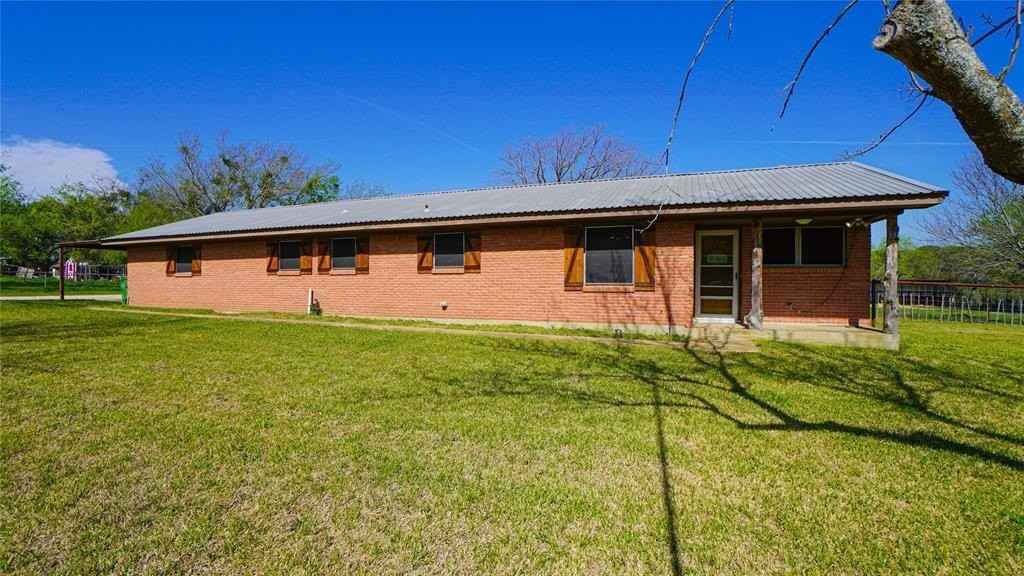 19761 N State Highway 34 - Photo 3 of 40