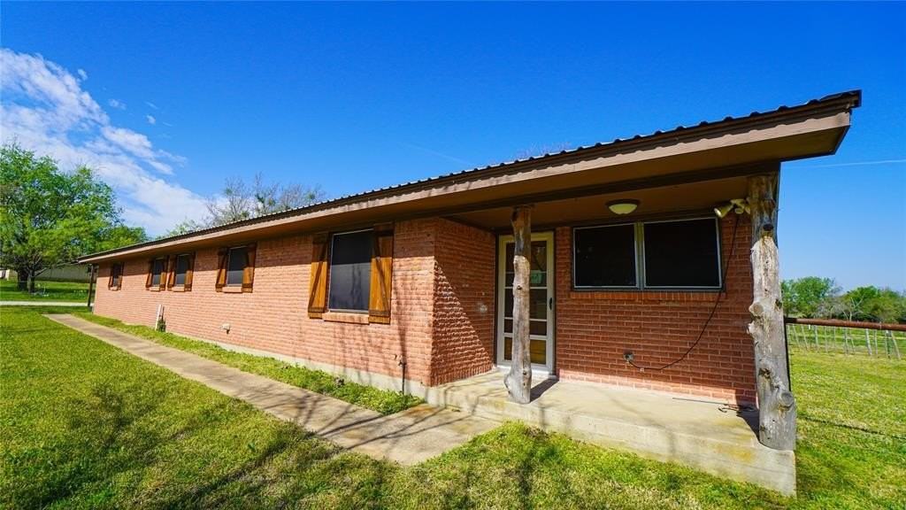 19761 N State Highway 34 - Photo 4 of 40