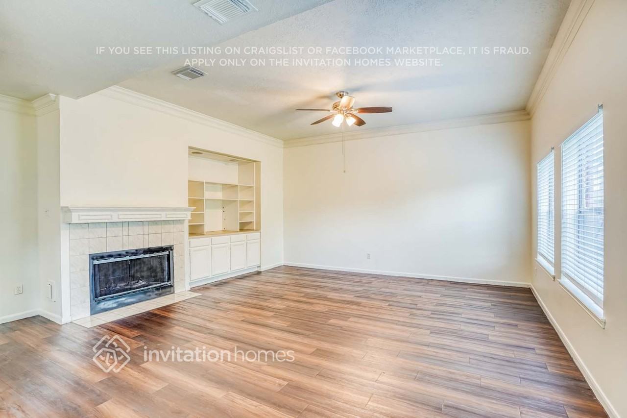 8022 Willancy Ln - Photo 4 of 18