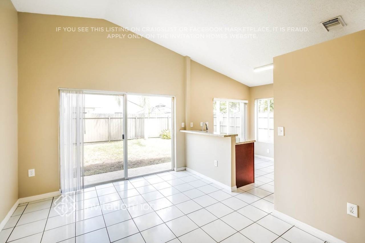 14233 Sw 177th Ter - Photo 7 of 17