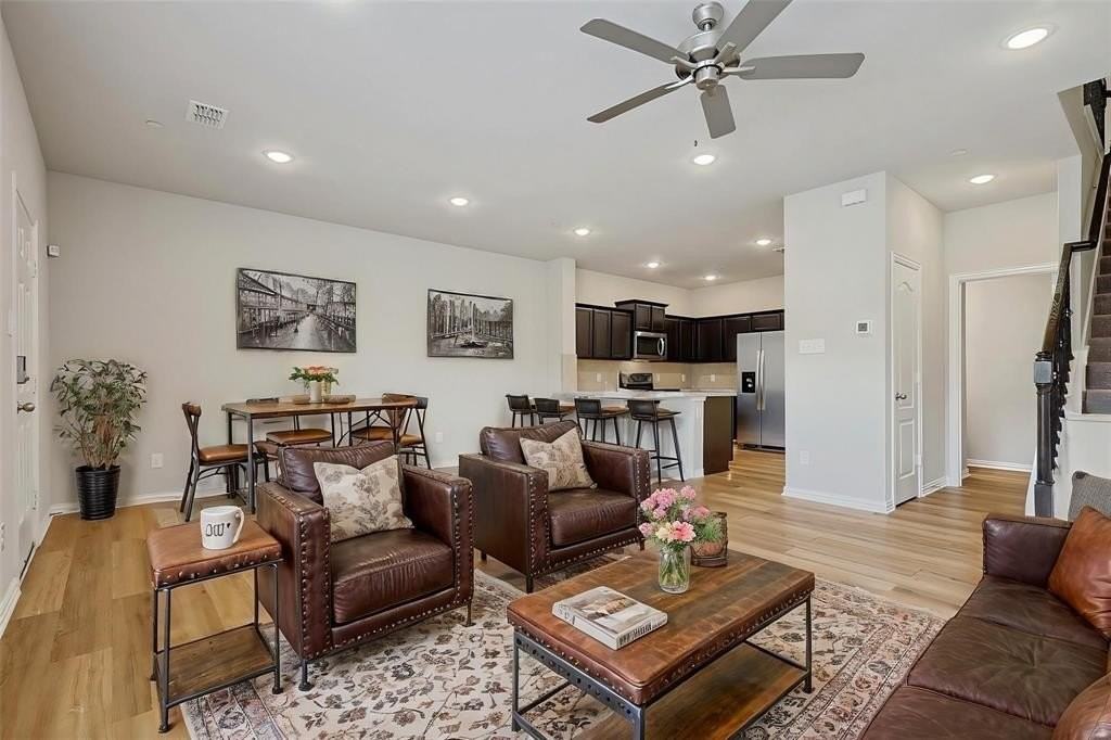 3513 Cricket Dr - Photo 4 of 33