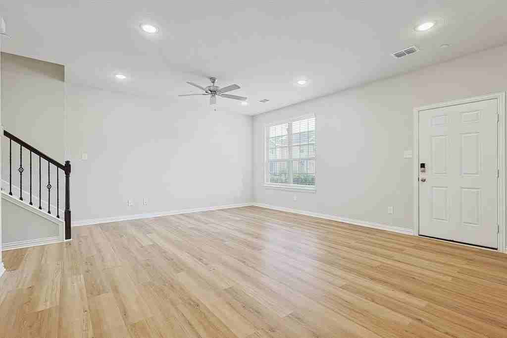 3513 Cricket Dr - Photo 6 of 33