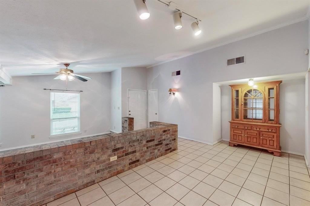 3308 Clovermeadow Dr - Photo 4 of 14