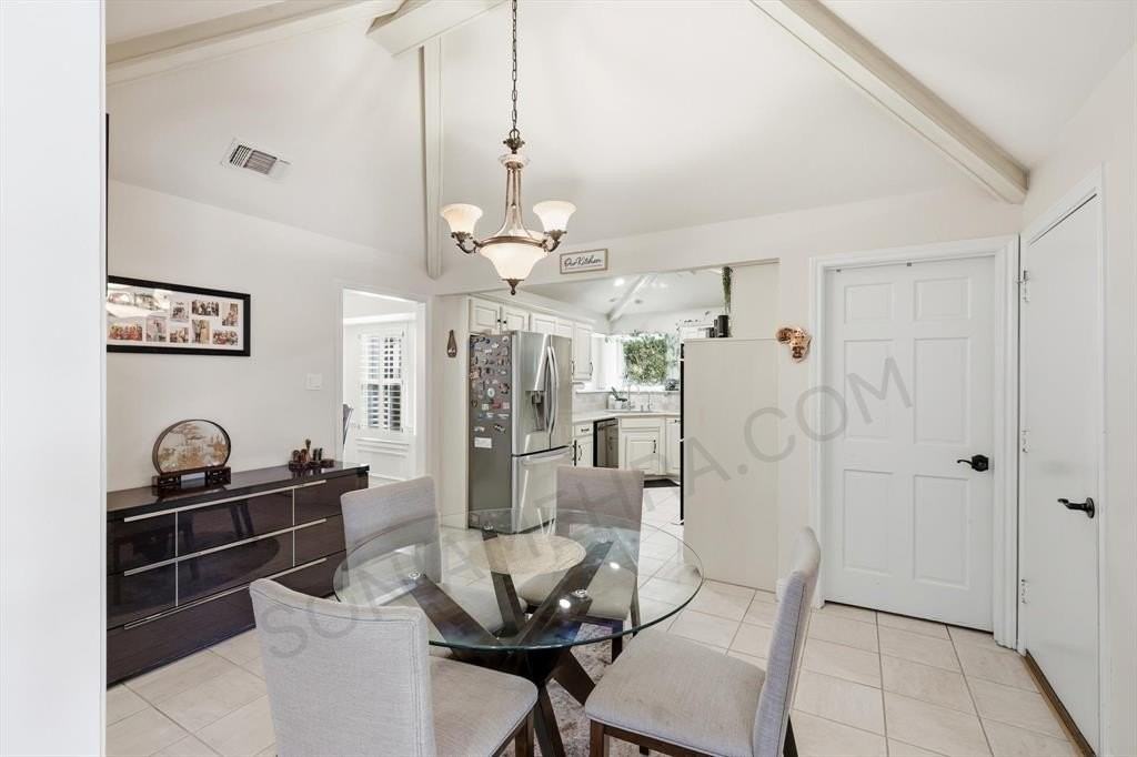 748 Blue Jay Ln - Photo 6 of 17