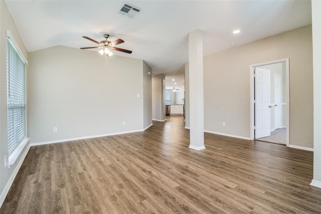 2612 Redwood St - Photo 6 of 31