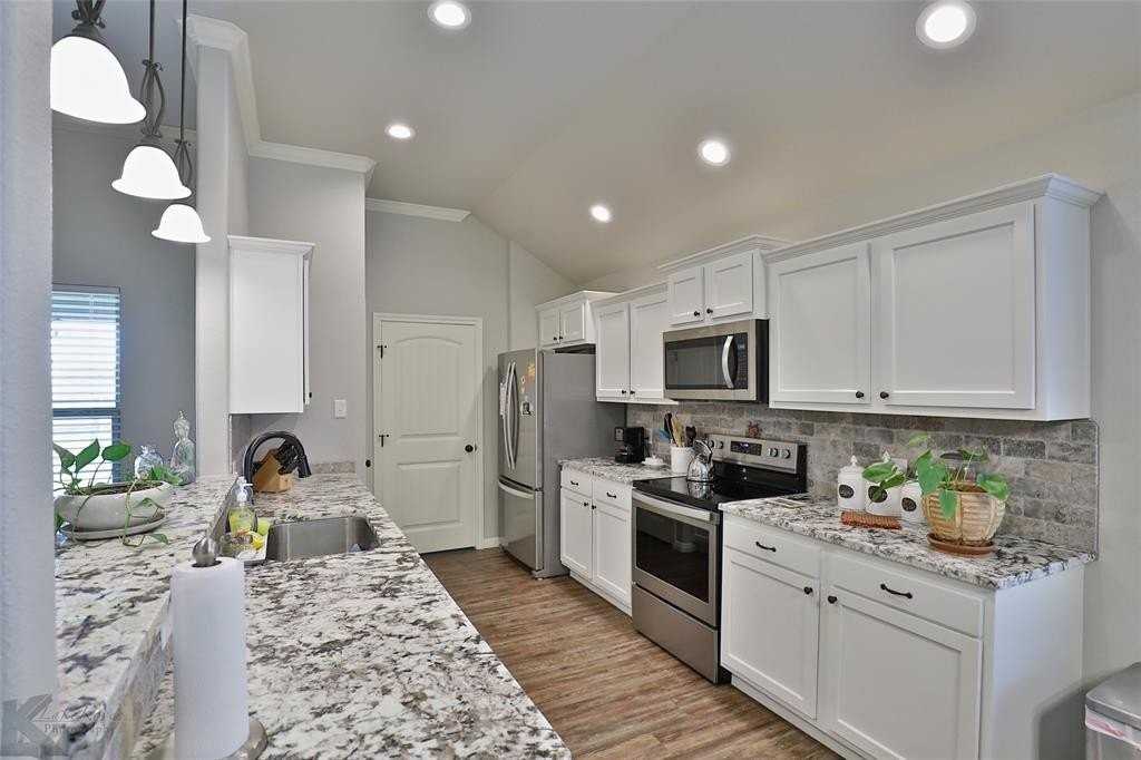 144 Carriage Hills Pkwy - Photo 2 of 31