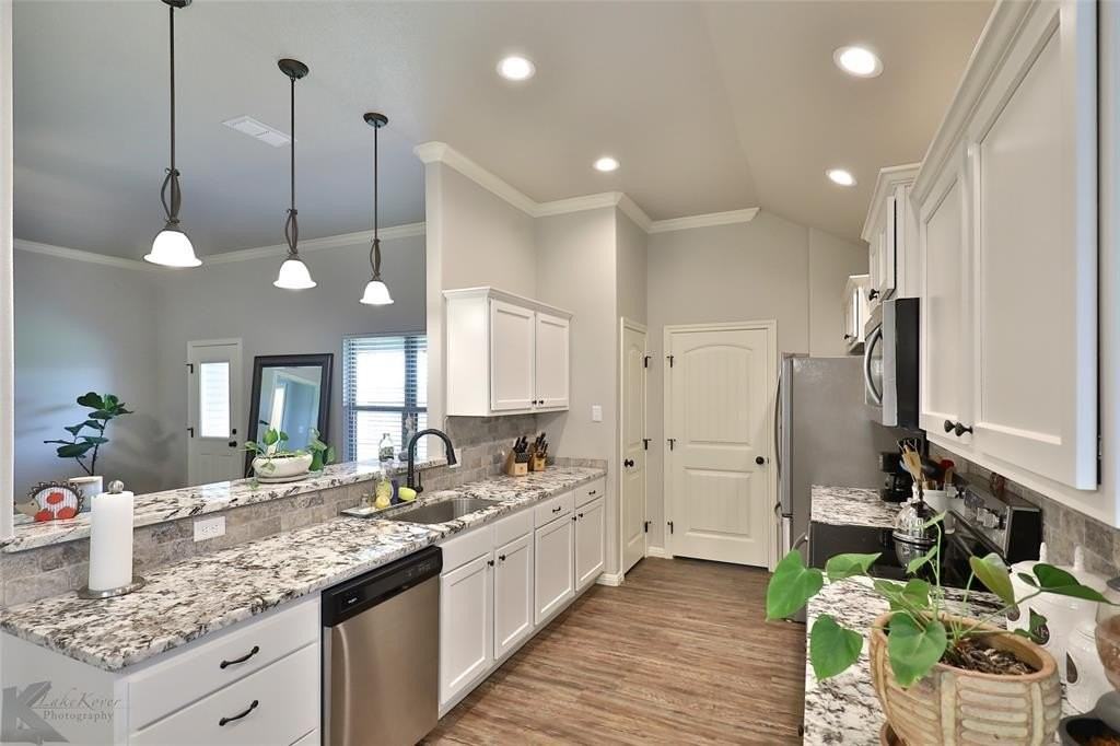 144 Carriage Hills Pkwy - Photo 3 of 31