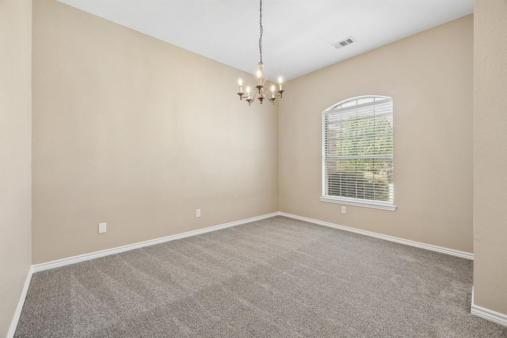 9508 Fox Hill Dr - Photo 5 of 28