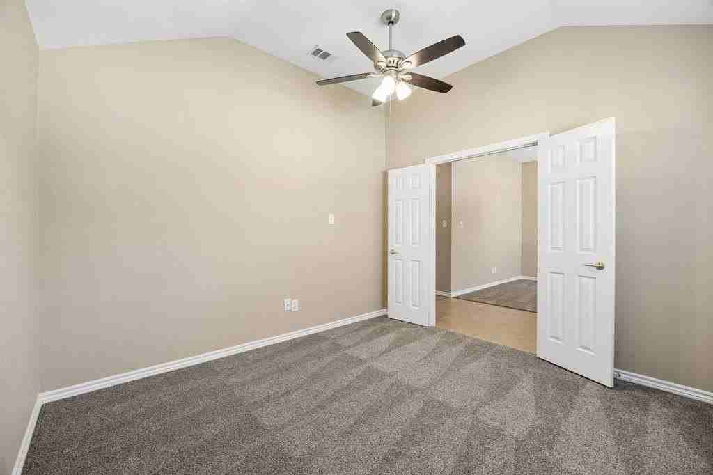9508 Fox Hill Dr - Photo 7 of 28