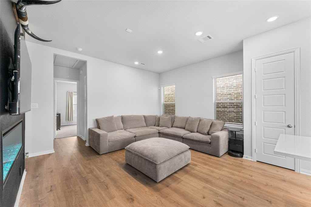 7541 Sheboygan Ave - Photo 7 of 39