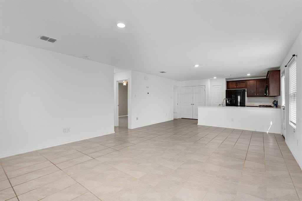 14037 Haggerston Dr - Photo 4 of 19