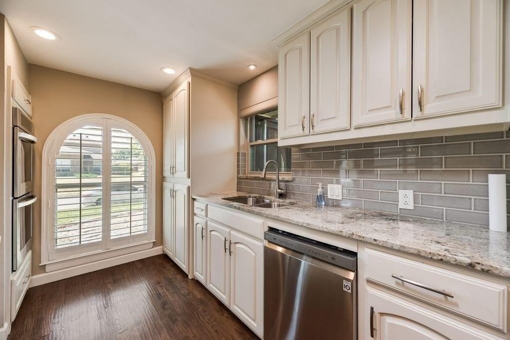 2005 Papeete Dr - Photo 2 of 18