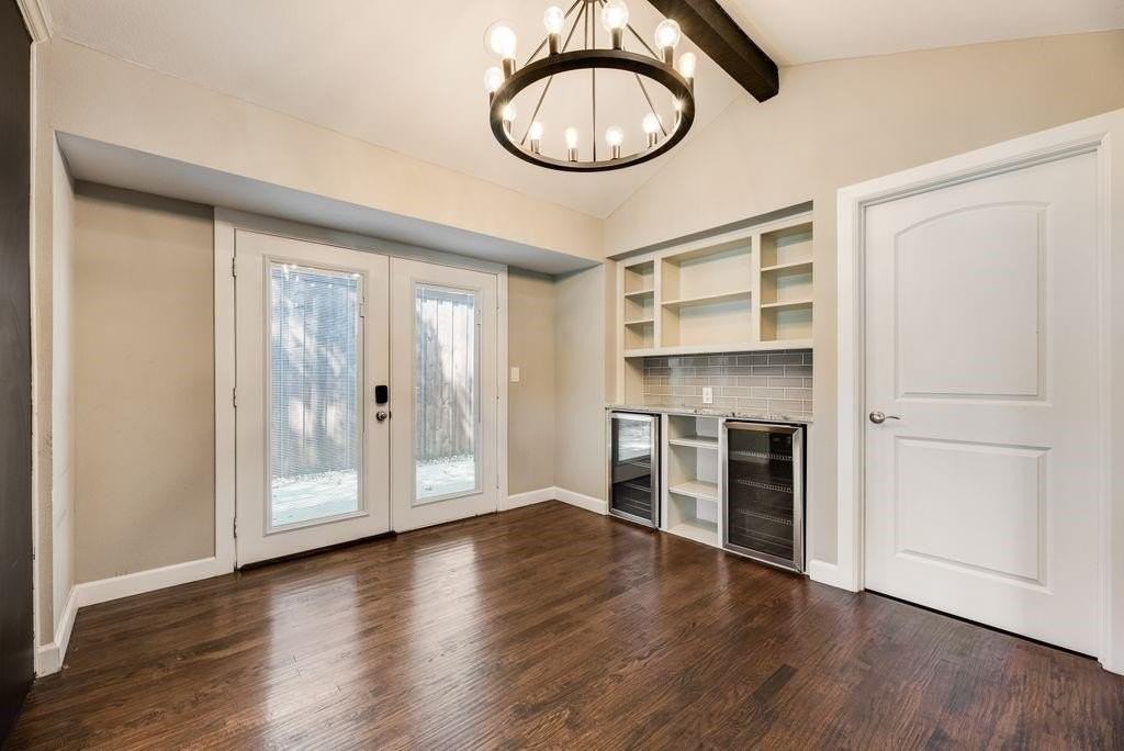 2005 Papeete Dr - Photo 4 of 18