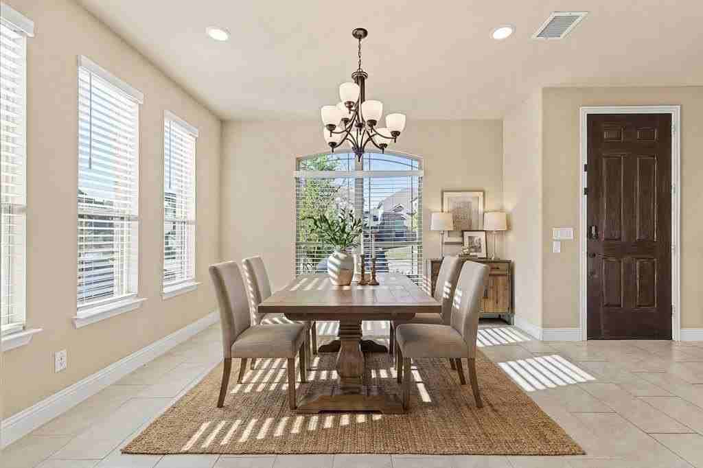 1012 Granger Dr - Photo 4 of 40